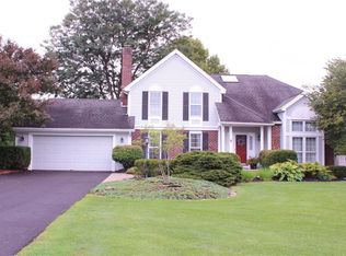 5 Apple Cross Ln, Fairport, NY 14450