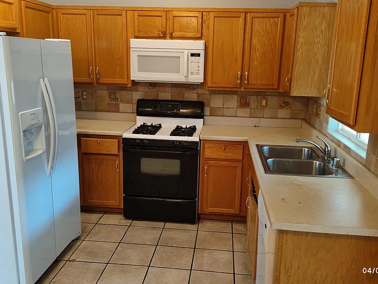 3640 Walnut Wood St — Photo 6