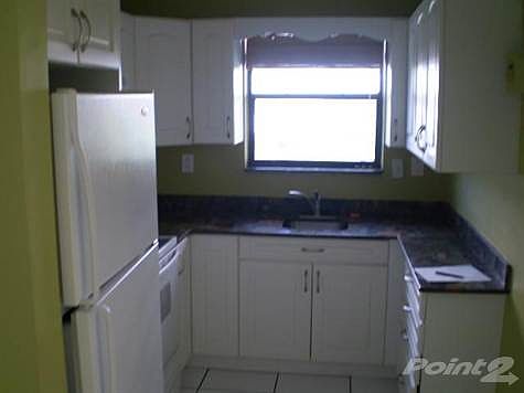 3rd image of 3522 NE 166th St APT 16