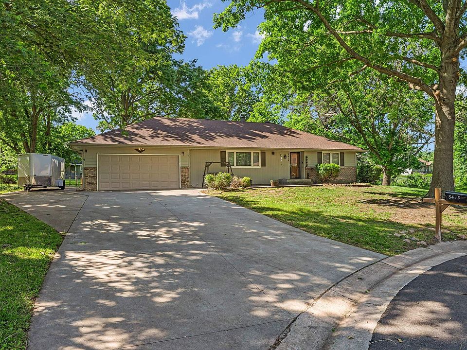 1st image of 3419 SE Arbor Ct