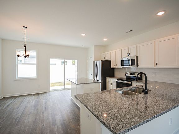 3rd image of 435 Sunfish Ln
