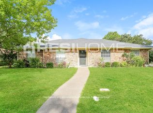 1105 Townsend Ln, Desoto, TX 75115