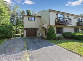 5 Surrey Ln, Bourne, MA 02532