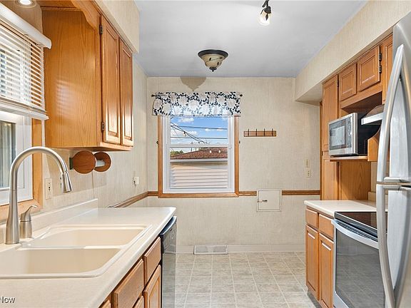 2nd image of 11598 Ronald Dr