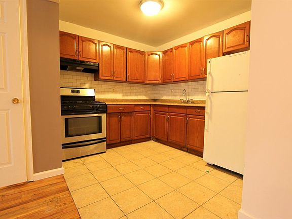 4th image of 978 Dekalb Ave APT 1