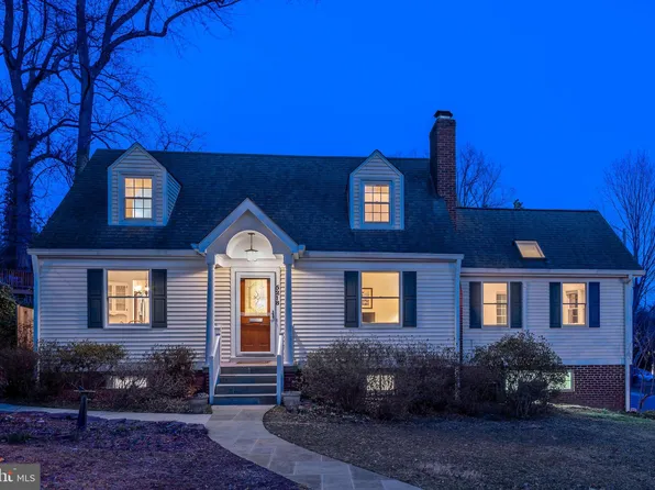 5218 Danbury Rd, Bethesda, MD 20814