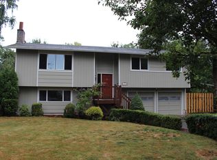 11785 SE Falbrook Dr, Clackamas, OR 97015