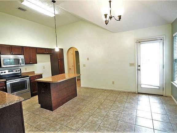5th image of 1822 Cotton Blossom Way