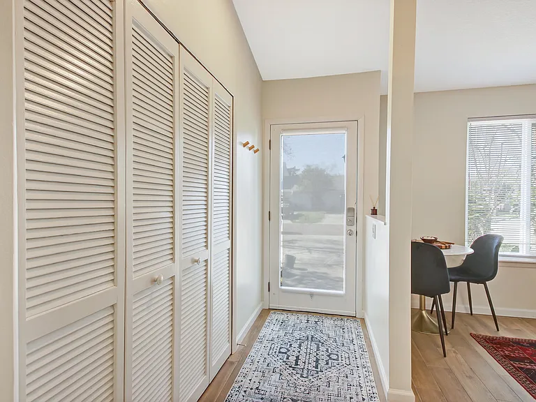 660 Aquatic Dr — Photo 11