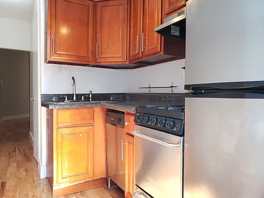 Rented by Signature Property Realty | media 21