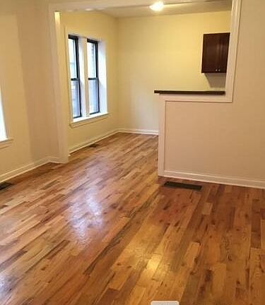 2nd image of 3823 N Fremont St #3827.5-W2