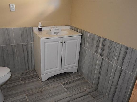 basement powder room