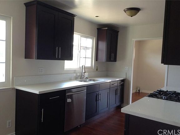 4th image of 843 Penarth Ave