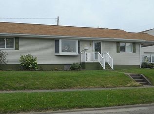 1606 8th St, Moundsville, WV 26041