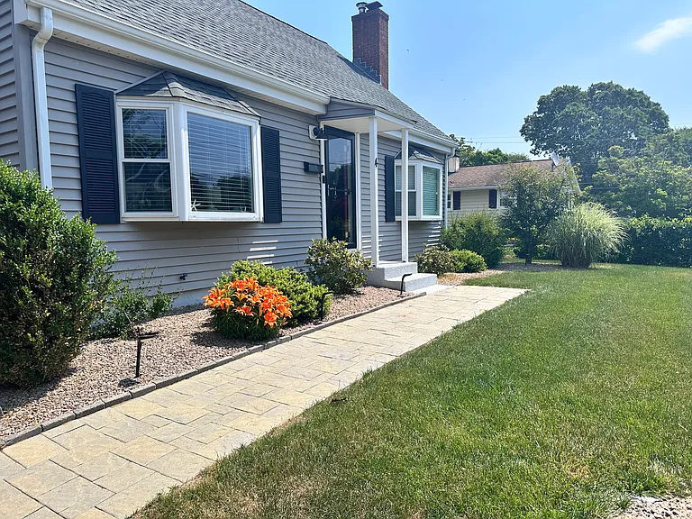 4 Old Colony Rd — Photo 24