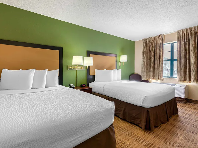 Studio Suite - 2 Full Beds