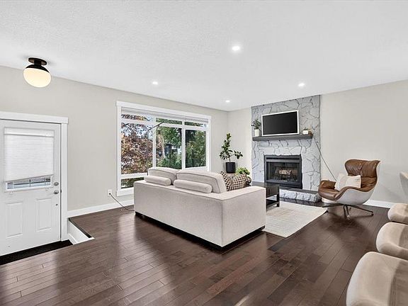 5th image of 316 NE Wascana Rd SE