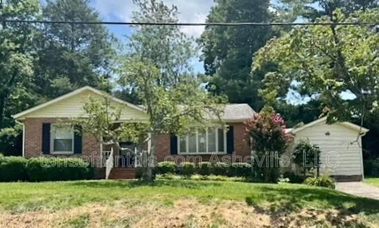 900 Hebron Rd — Photo 1