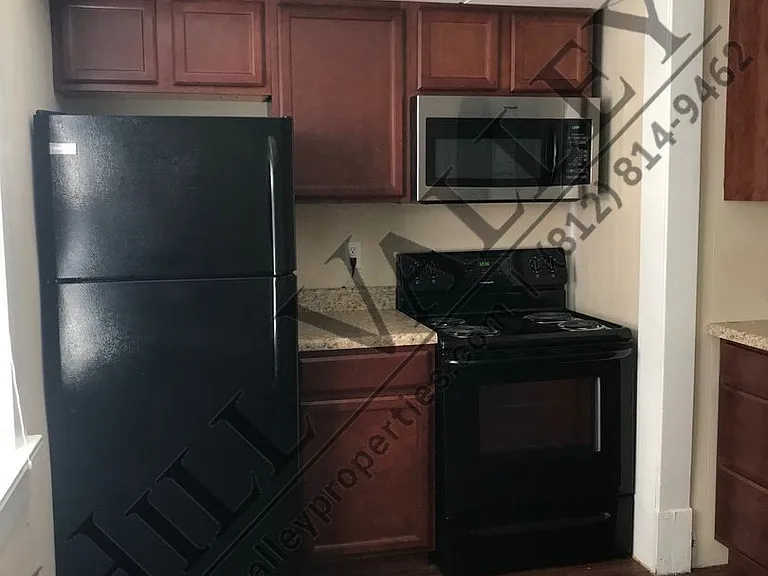 928 Center St — Photo 6