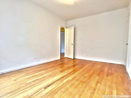 Rented by Sovereign Associates | media 8