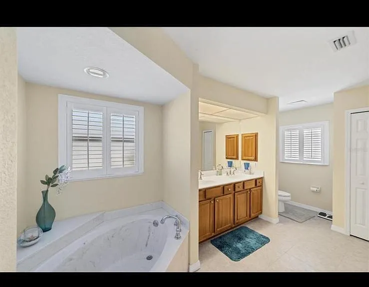 18327 Lamont Ave — Photo 10
