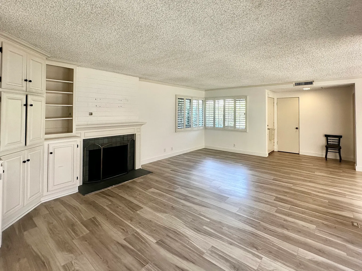 2 bed, 1398 sqft, $3,800 — Photo 4