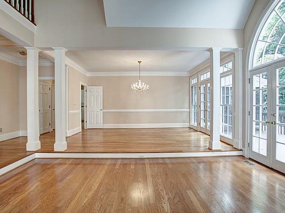 5th image of 4580 Fountain Dr NE