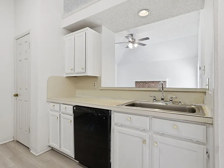 2103 Overview Ln — Photo 11