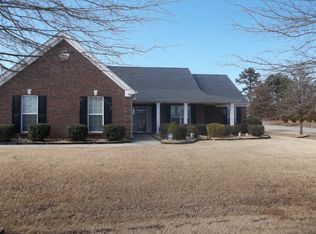 127 Gretchen Ln, Winterville, GA 30683