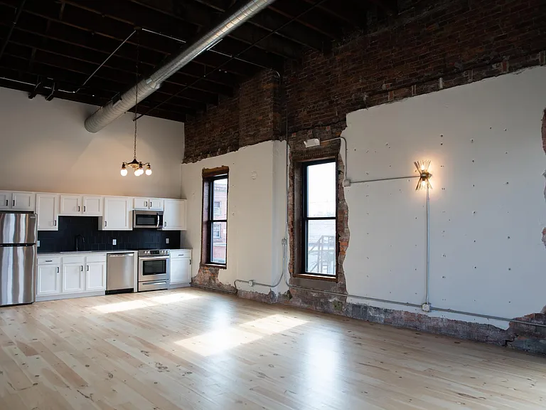 Living Room/Kitchen
