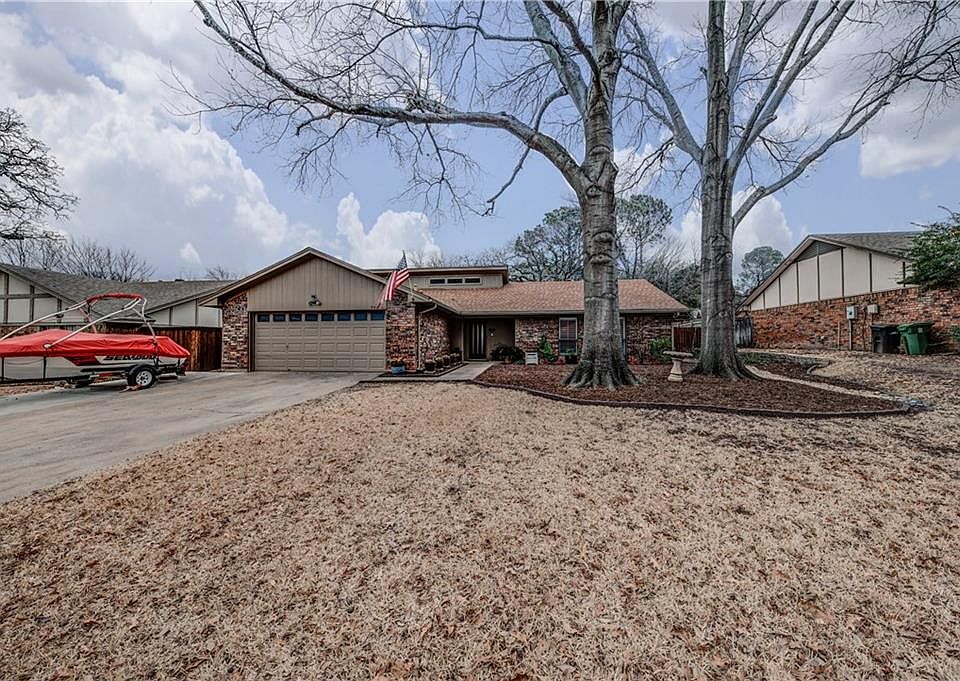 1st image of 940 Kings Canyon Dr
