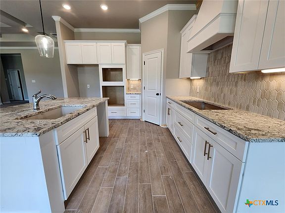 5th image of 5501 Alazan Dr