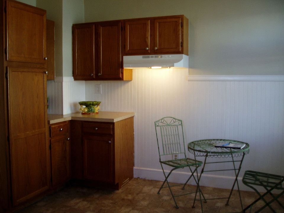 Eat-in Kitchen