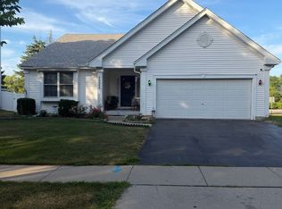 7055 Nathan Ln, Carpentersville, IL 60110
