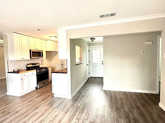 2nd image of 1322 Shorecrest Dr