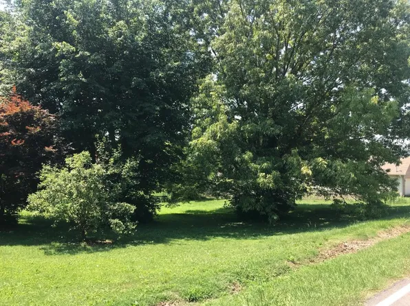 423 Overlook Dr, Seymour, TN 37865