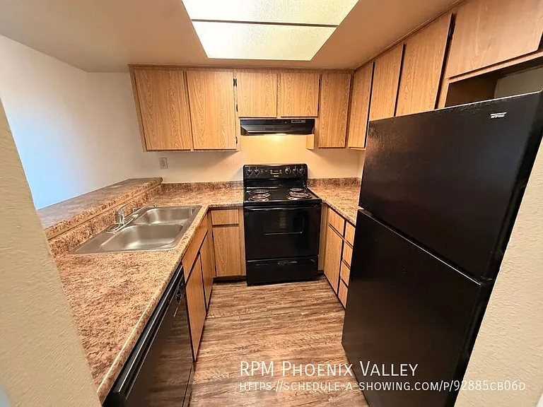 Parkside Apartments — Photo 40