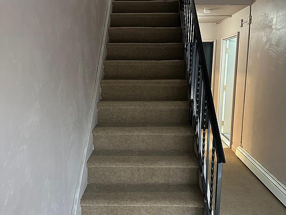 4th image of 290 Colonial Dr #3