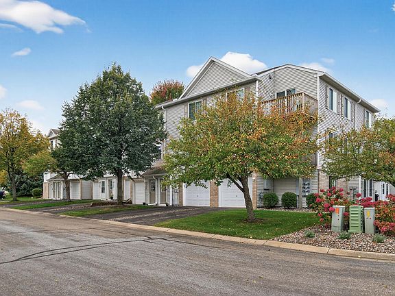 3rd image of 7031 Quantrelle Ave NE
