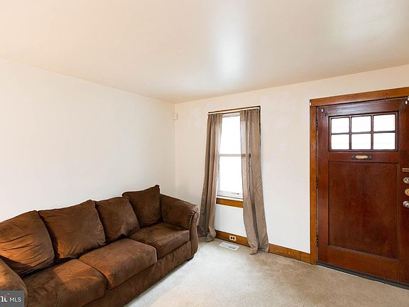 3rd image of 209 Saint Helena Ave