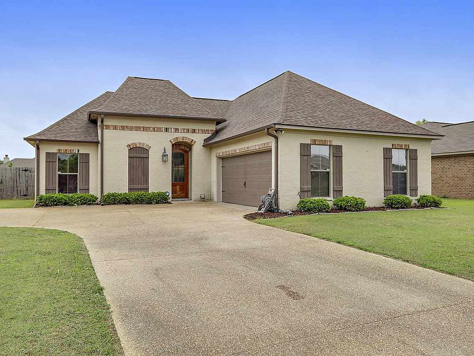 1st image of 118 Beechwood Cir