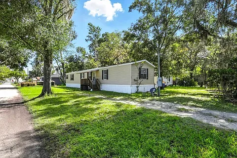 3 bed, 1080 sqft, $1,700 — Photo 3