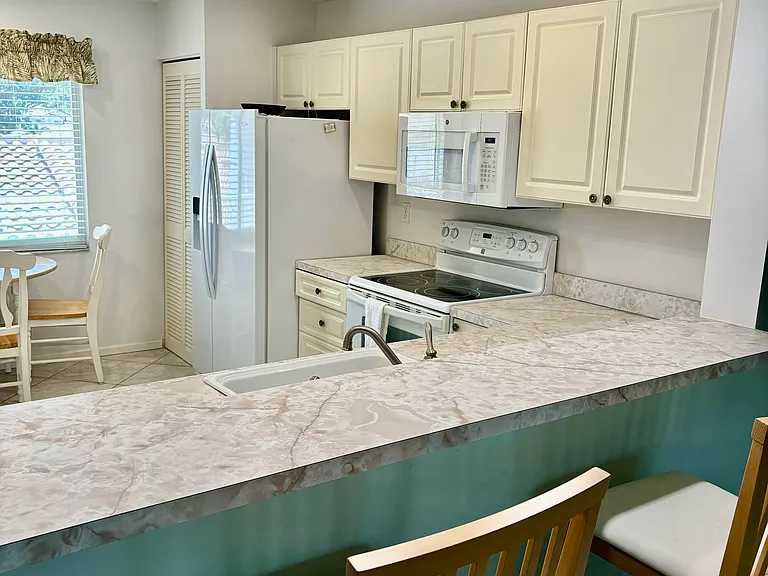 5904 Cranbrook Way #202J — Photo 5