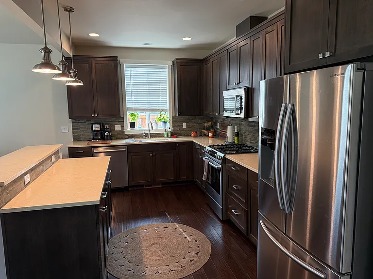 Kitchen, granite counters