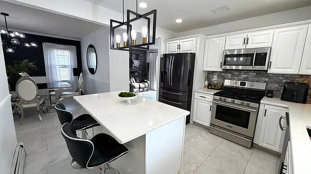 49 Orange Ave — Photo 10
