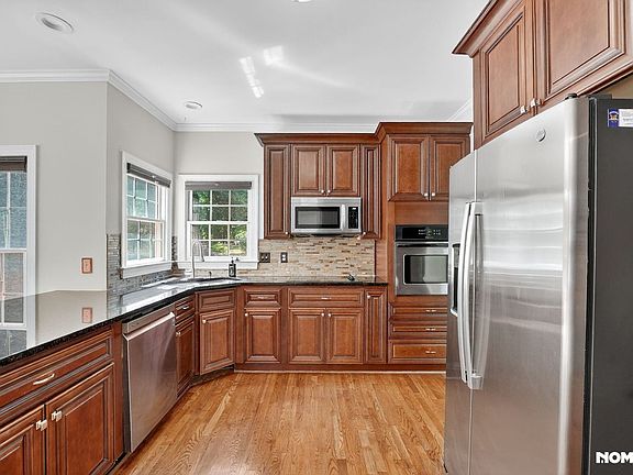 4th image of 4419 Oliver Ln