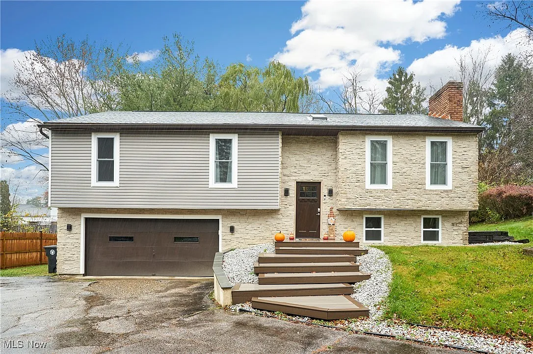 2583 Ridgewood Rd photo 1