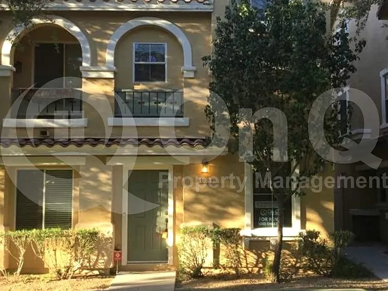 165 W Tremaine Ct — Photo 1