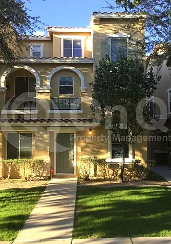 165 W Tremaine Ct Photo 1