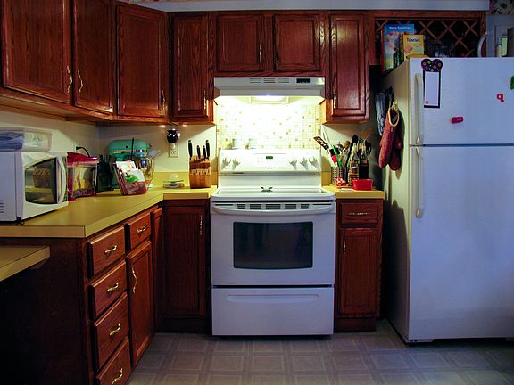 3rd image of 40 Glen Haven Ln